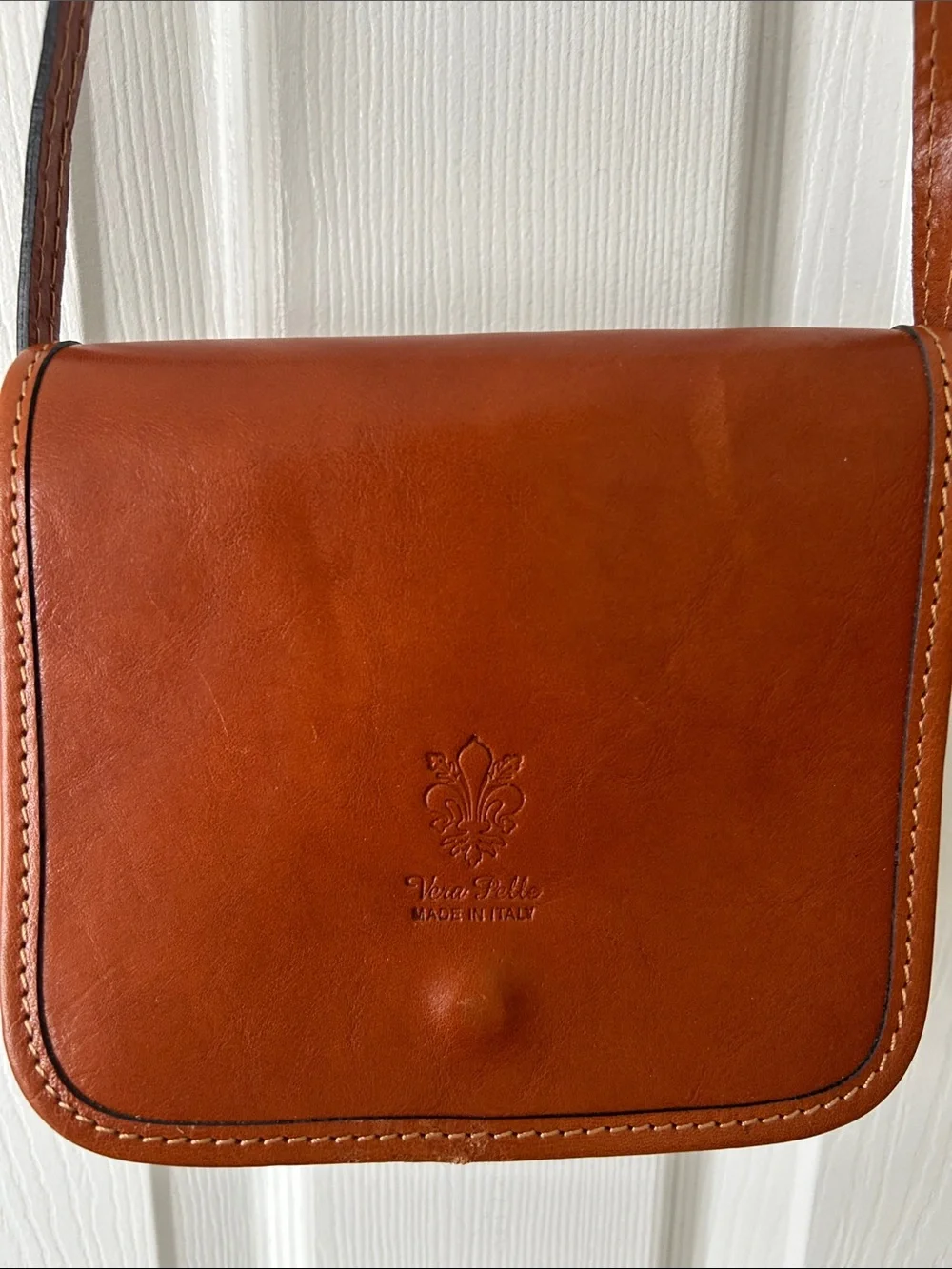 Vera Pelle Chestnut Brown Leather Messenger Bag
